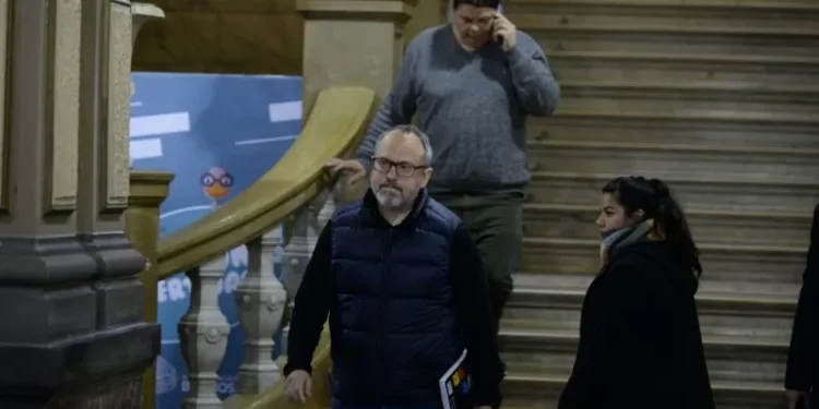 Valenzuela abandonó una reunión en La Plata cuando Kicillof dijo que Milei le “robaba” a la división